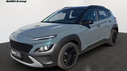 Gebraucht Hyundai Kona Trend 141 PS (103 kW) 2021 Misty jungle/phantom black SUV