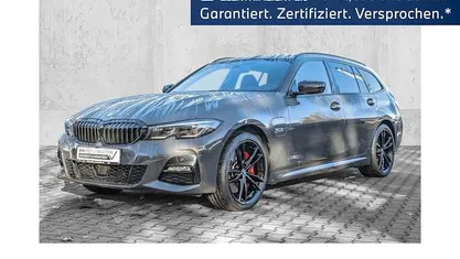 Grau Gebraucht 2022 BMW 330e M Sport Kombi | 39.940 € (Fairer Preis)