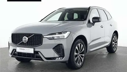 Grau Gebraucht 2023 Volvo XC60 Plus SUV | 43.990 € (Fairer Preis)