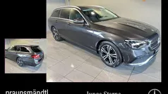Grau Gebraucht 2023 Mercedes E220 Avantgarde Limousine | 40.490 € (Guter Preis)