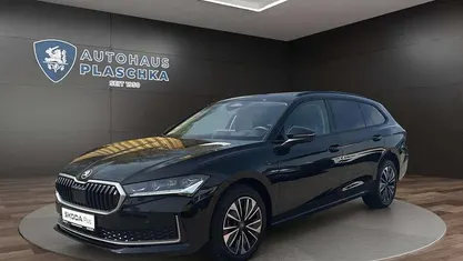 Usado Skoda Superb Selection 193 HP (141 kW) 2025 Preto Carrinha