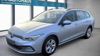 Gebraucht VW Golf VIII Life 110 PS (80 kW) 2024 Silber Kombi