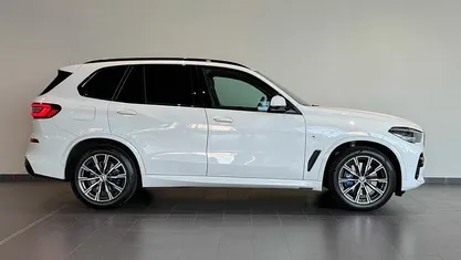 Weiss Gebraucht 2021 BMW X5 M Sport SUV | 49.750 € (Superpreis)