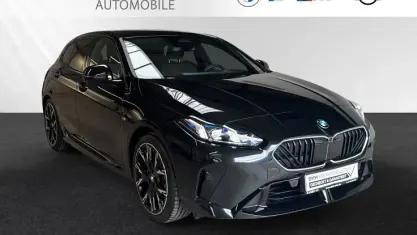 Gebraucht BMW 120 M Sport 163 PS (119 kW) 2025 Saphirschwarz metallic Kleinwagen