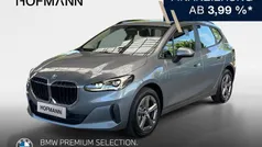 Skyscraper grau metallic Gebraucht 2023 BMW 230e Active Tourer Luxury Line Van / Kleinbus | 37.422 € (Superpreis)