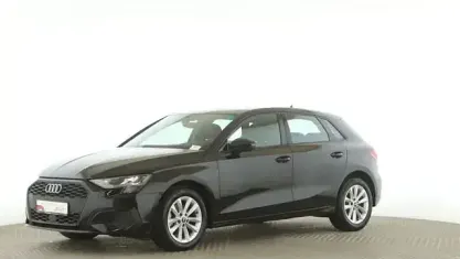 Używany Audi A3 110 KM (80 kW) 2023 Czarny Sedan/Limuzyna