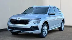 Brillantsilber metallic/silber Neu 2025 Skoda Kamiq Selection SUV | 27.230 € (Fairer Preis)