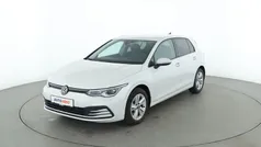 Weiß Gebraucht 2020 VW Golf VIII Life Limousine | 20.870 € (Fairer Preis)