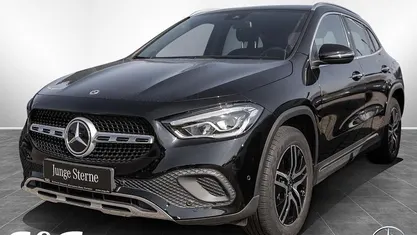 Gebraucht Mercedes GLA250 Progressive 118 PS (86 kW) 2021 Unilack nachtschwarz SUV