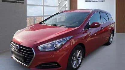 Gebraucht Hyundai i40 Trend 141 PS (103 kW) 2018 Mic (rot Kombi