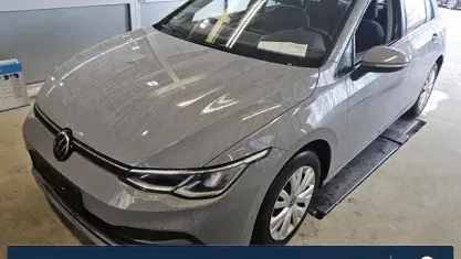 Gebraucht VW Golf VIII Life 150 PS (110 kW) 2022 Grau Limousine