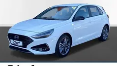 Weiss Gebraucht 2024 Hyundai i30 Advantage Limousine | 21.990 € (Fairer Preis)