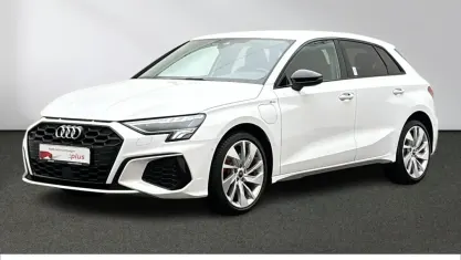 Gebraucht Audi A3 Sportback e-tron S-Line 245 PS (180 kW) 2022 Ibisweiß Kleinwagen