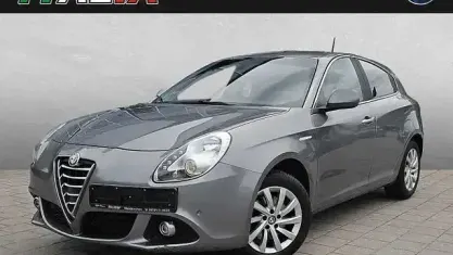 Usata Alfa Romeo Giulietta Turismo 170 CV (125 kW) 2016 Grigio Utilitaria
