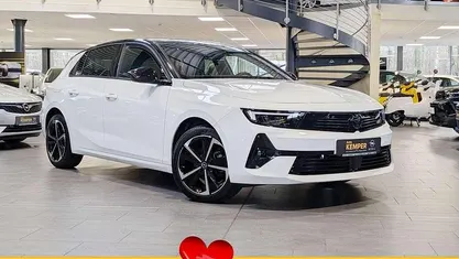 Gebraucht Opel Astra 131 PS (96 kW) 2024 Weiß Limousine