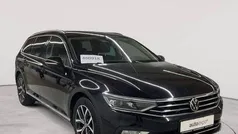 Deep black perleffekt Gebraucht 2022 VW Passat Elegance Kombi | 17.790 € (Fairer Preis)
