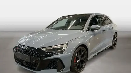Neu Audi RS3 Ambiente 400 PS (294 kW) 2026 Kemoragrau Limousine
