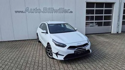 Carraraweiß Gebraucht 2024 Kia Ceed Spirit Kleinwagen | 22.900 € (Guter Preis)