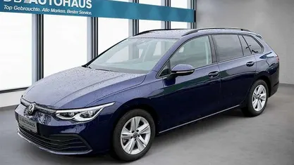 Blau Gebraucht 2023 VW Golf VIII Life Kombi | 23.910 € (Fairer Preis)