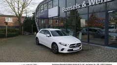 Weiß Gebraucht 2022 Mercedes A250 Style Limousine | 25.690 € (Fairer Preis)