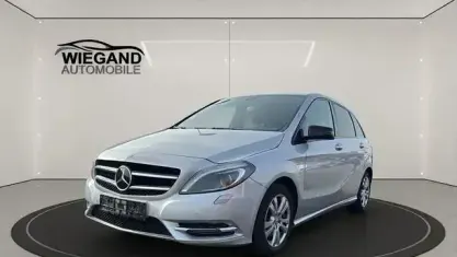 Używany Mercedes B200 136 KM (100 kW) 2012 Srebrny Minivan