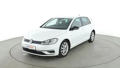 Weiß Gebraucht 2019 VW Golf VII IQ Drive Limousine | 16.700 € (Fairer Preis)