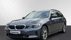Grau Gebraucht 2021 BMW 318 Sport Line Kombi | 21.998 € (Fairer Preis)