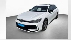 Pure white Gebraucht 2024 VW Passat R-line Kombi | 38.770 € (Fairer Preis)
