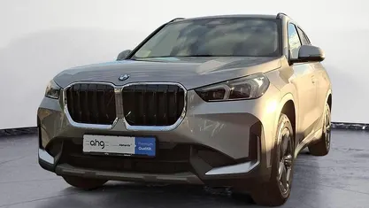 Silber Gebraucht 2024 BMW X1 Efficient Dynamics SUV | 36.960 € (Fairer Preis)