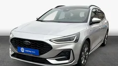 Moondust silber metallic Gebraucht 2023 Ford Focus ST-Line Kombi | 25.450 € (Fairer Preis)