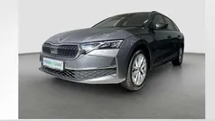 Graphitgrau Gebraucht 2024 Skoda Octavia Selection Kombi | 29.980 € (Guter Preis)