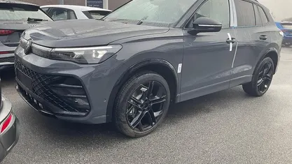 Neu VW Tiguan Style 265 PS (194 kW) 2026 Delfin grau metallic SUV