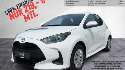 Gebraucht Toyota Yaris Hybrid Business Edition 116 PS (85 kW) 2021 Super white 2 Limousine