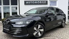 Grenadillschwarz metallic Gebraucht 2024 VW Passat Elegance Kombi | 36.979 € (Superpreis)
