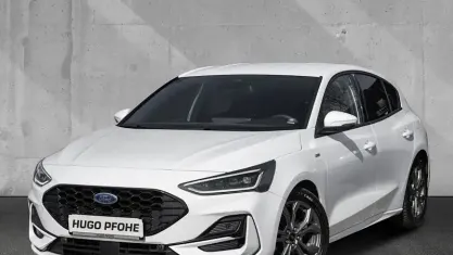 Używany Ford Focus ST-Line X 116 KM (85 kW) 2024 Biały Sedan/Limuzyna