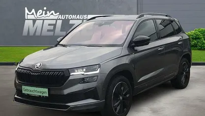 Grau Gebraucht 2024 Skoda Karoq SportLine SUV | 36.880 € (Fairer Preis)