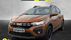 Atacamaorange Gebraucht 2023 Dacia Sandero Expression Limousine | 15.850 € (Fairer Preis)