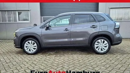 Titan dark gray pearl metallic Neu 2025 Suzuki SX4 S-Cross Comfort SUV | 25.850 € (Guter Preis)