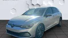 Silber Gebraucht 2023 VW Golf VIII Style Limousine | 26.822 € (Fairer Preis)