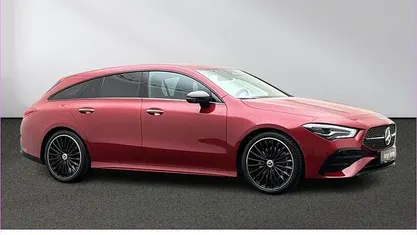 Gebraucht Mercedes CLA200 Shooting Brake AMG 163 PS (119 kW) 2025 Rot Kombi