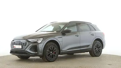 Gebraucht Audi Q8 e-tron S-Line 300 kW (408 PS) 2023 Daytonagrau perleffekt SUV
