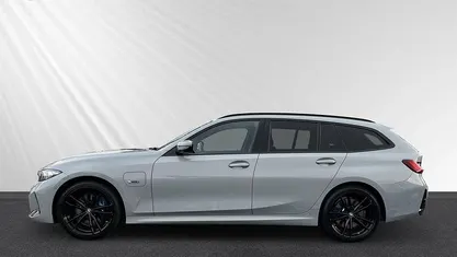 Brooklyn grau metallic Gebraucht 2022 BMW 330e M Sport Kombi | 34.998 € (Fairer Preis)