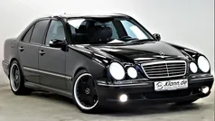 Schwarz Gebraucht 2000 Mercedes E55 AMG AMG Limousine | 27.999 €