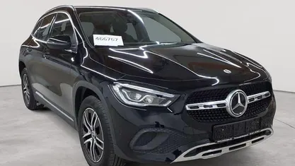 Gebraucht Mercedes GLA250 Progressive 160 PS (117 kW) 2021 Kosmosschwarz metallic SUV