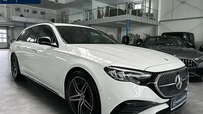 Gebraucht Mercedes E200 Advanced 204 PS (150 kW) 2023 Weiß Kombi