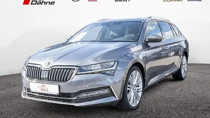 Gebraucht Skoda Superb LAURIN & KLEMENT 200 PS (147 kW) 2023 Grau Kombi