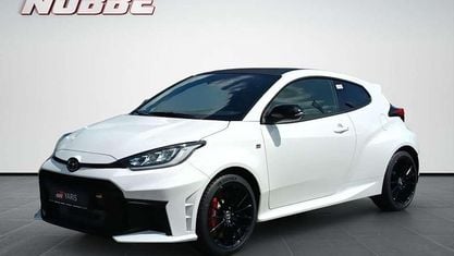 Second-hand Toyota Yaris 280 CP (205 kW) 2024 Alb Hatchback