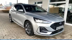 Silber Gebraucht 2023 Ford Focus ST-Line Kombi | 23.490 € (Guter Preis)