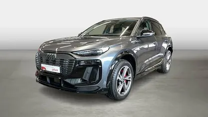 Grau Gebraucht 2025 Audi Q6 e-tron Sport SUV | 73.420 € (Teuer)