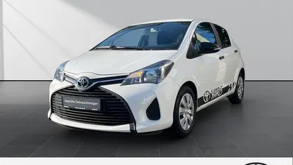 Gebraucht Toyota Yaris Cool 69 PS (50 kW) 2014 Pure) white ii (weiss Kleinwagen